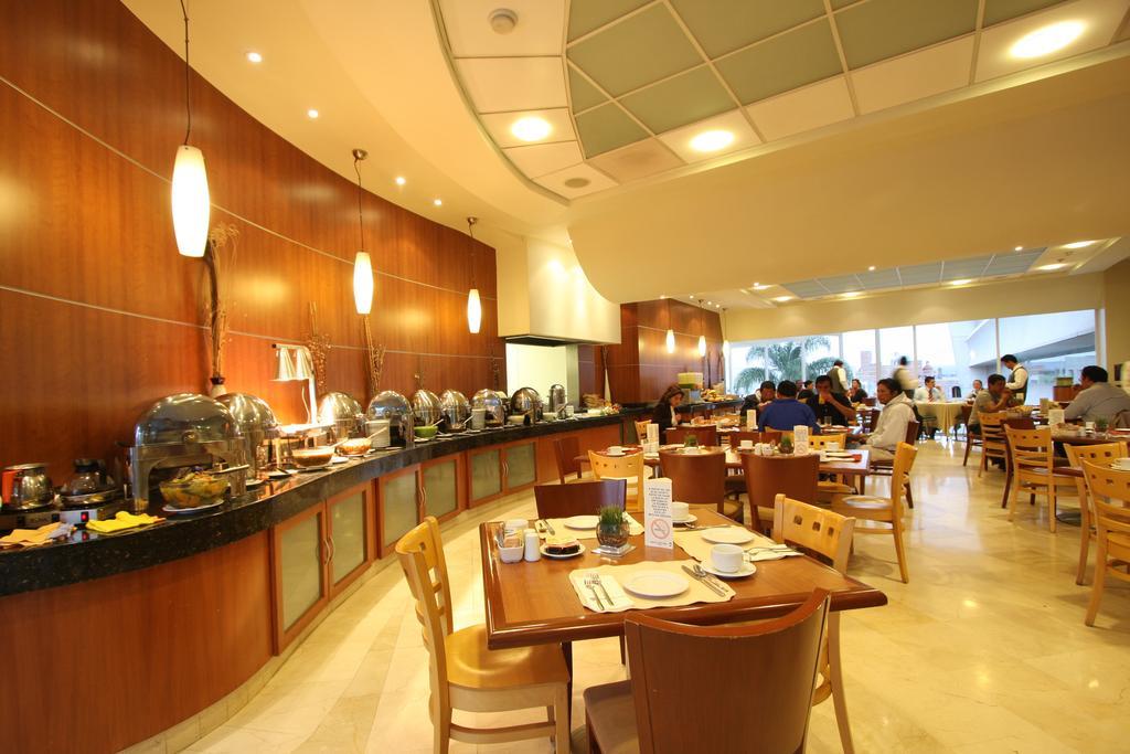 Hotel Mercury Inn Керетаро Экстерьер фото