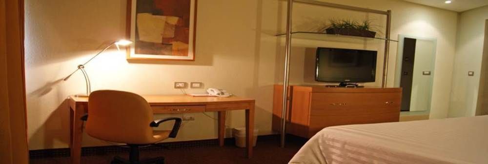 Hotel Mercury Inn Керетаро Экстерьер фото