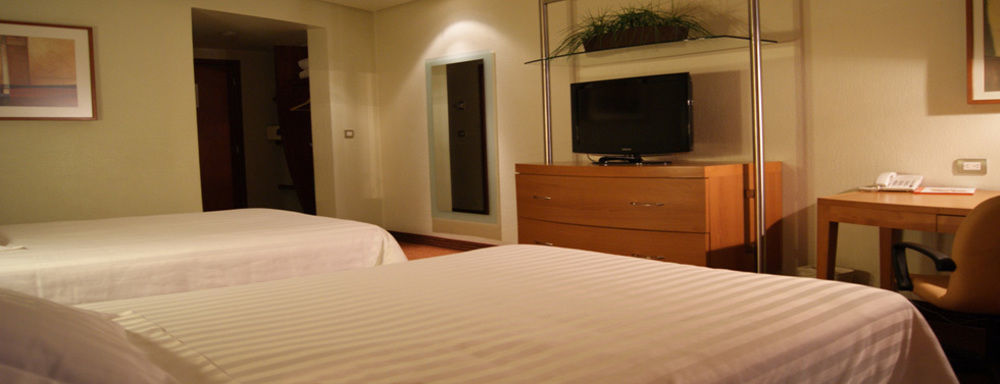 Hotel Mercury Inn Керетаро Экстерьер фото