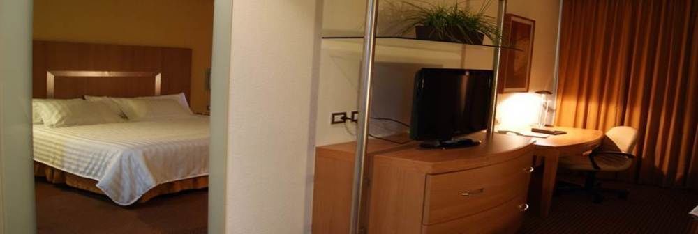 Hotel Mercury Inn Керетаро Экстерьер фото
