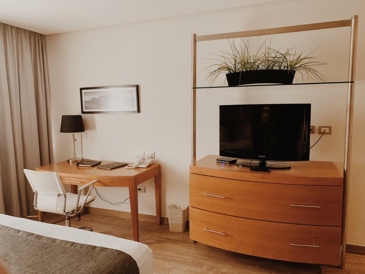Hotel Mercury Inn Керетаро Экстерьер фото